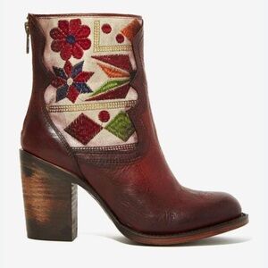 FREEBIRD leather dark purple boots with round toe and embroidered floral sides.